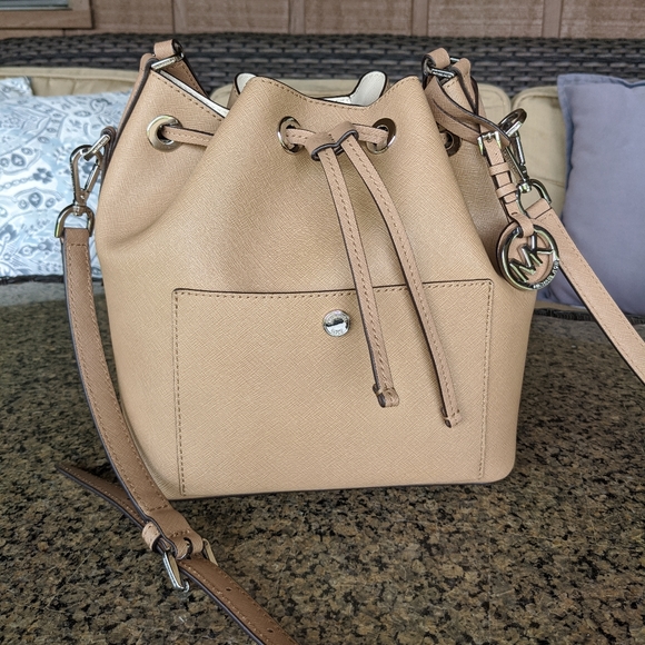 SOLD Michael Kors Bucket Satchel - Picture 1 of 5